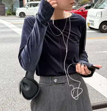 [새상품 택 포함] feepur 시어 벨로아 롱Tee 네이비