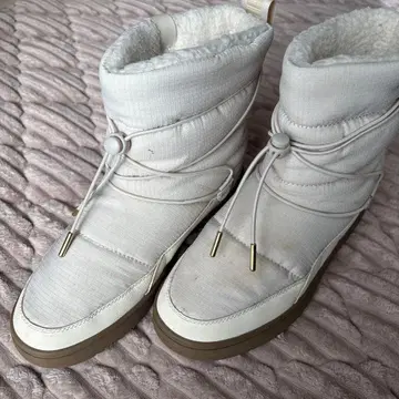 푸마 스노우바에 스니커즈 부츠 화이트 24.5cm