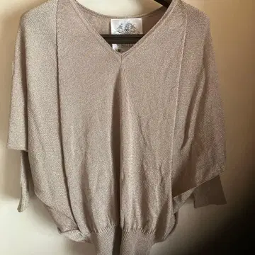 I'sully 얇은 소재 니트 v넥 스웨터 골드 골드 라메 일본제