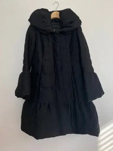 투 비 시크 42 전체 레이스 여배우 소매 다운 코트