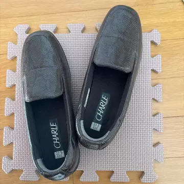 CHARLE 슬립온 23.5 EEE
