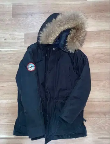Arctic Explorer 다운 자켓 M 사이즈 새상품급