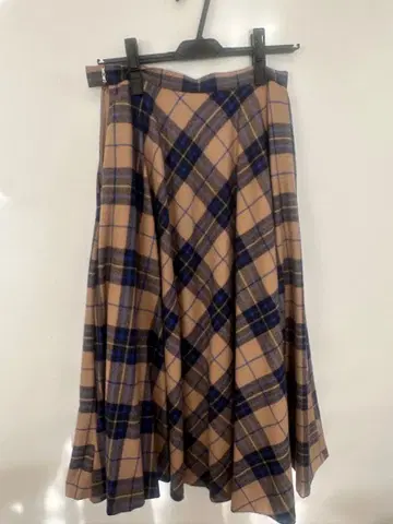 유나이티드 애로우즈 체크 무늬 플레어 스커트 사이즈 36