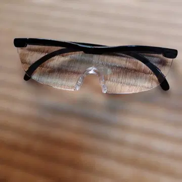 스포티 클리어 렌즈 돋보기