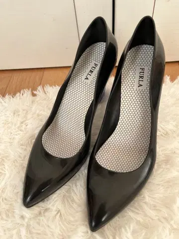 레어템 FURLA 블랙, 힐이 예쁜 블루 스틸레토 하이힐