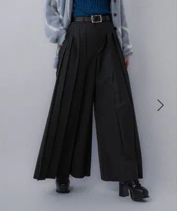 11/30 오늘 한정! [새상품급] HARE 와이드 플리츠 팬츠