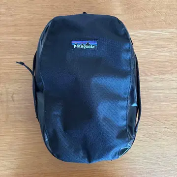 새상품급 patagonia 파타고니아 블랙홀 큐브 6L