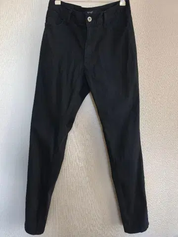 BEAMS HEART 블랙 스키니 팬츠