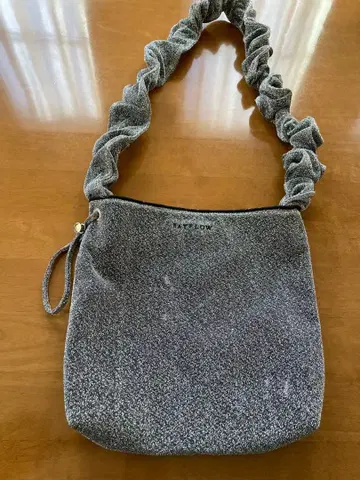 BAYFLOW 라메 쿠션 스트랩 숄더백 그레이