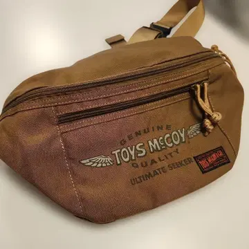 TOYS McCOY 바디백 브라운