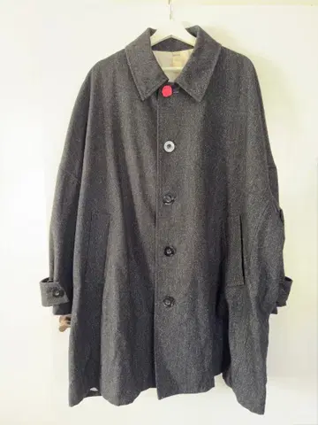 SHINYA KOZUKA HIS MAC COAT