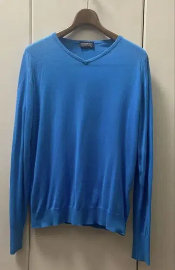 존스메들리 니트 V넥 블루