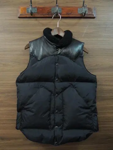 록키마운틴 일본제 크리스티 가죽 요크 무스탕 옷깃 다운 베스트