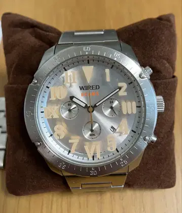 WIRED BEAMS 아날로그 손목시계
