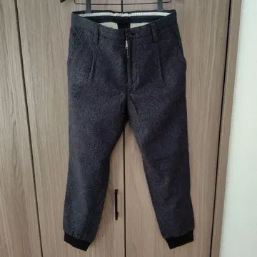 VALLIS by FACTOTUM 울 테이퍼드 팬츠 리브 포함