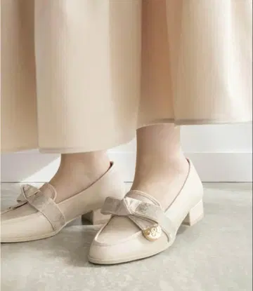 RANDA 모노그램 리본 로퍼