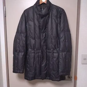 블랙 다운 자켓 프론트 버튼 포함