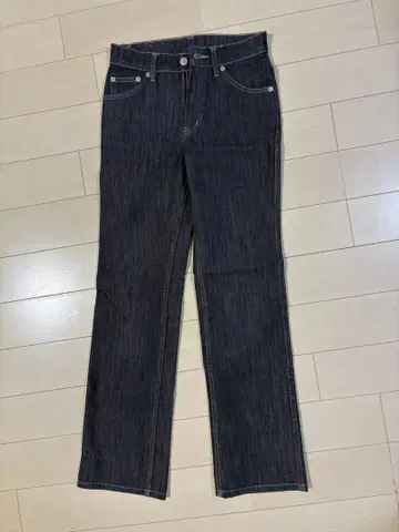 비쓰리진 새상품급 사이즈 30