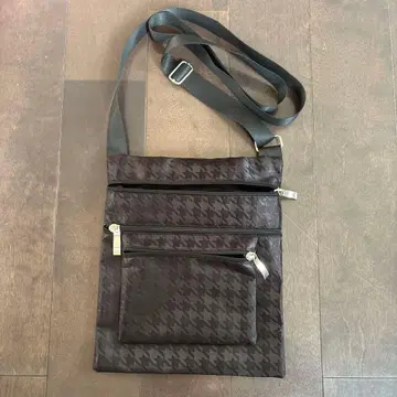 하운드 투스 패턴 숄더백