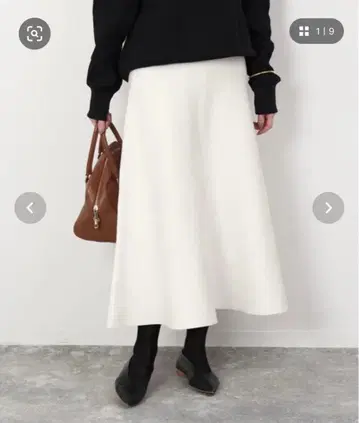 슬로브 이에나 미라노 리브 니트 플레어 스커트 화이트