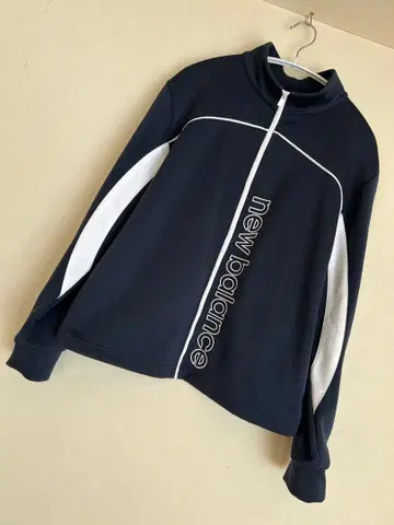 새상품급 뉴발란스 골프웨어 자켓 S M 네이비 맨투맨