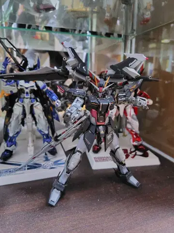 메탈빌드 스트라이크 느와르 건담