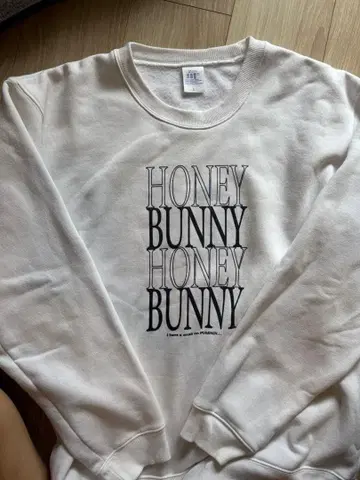 the hotel lobby archives 맨투맨 L