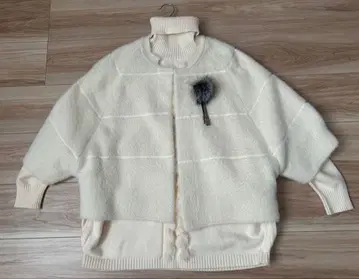 아이보리 터틀넥 니트 볼레로 가디건