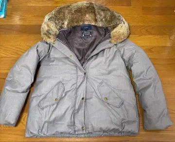 [ SHIPS ] 퍼 달린 그레이 다운 자켓