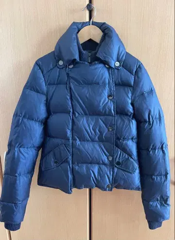 BCBG 네이비 다운 자켓 숏 기장 수험