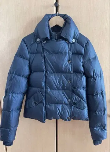 BCBG 네이비 다운 자켓 숏 기장 수험