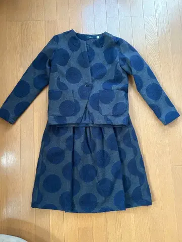 Chloro sister 네이비 도트 스커트 수트