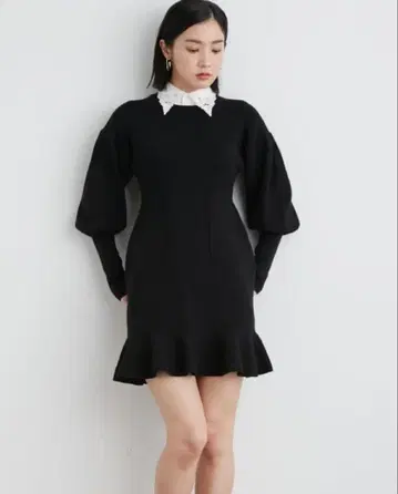 LILY BROWN 칼라 니트 미니 원피스 블랙