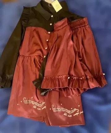 AXES 멜로디 자수 셋업 사이즈 F 와인 레드 원피스 & 스커트