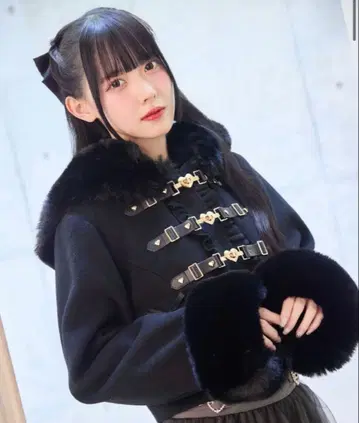 ROJITA 로지타 하트 버클 숏코트 블랙 양산형 지뢰