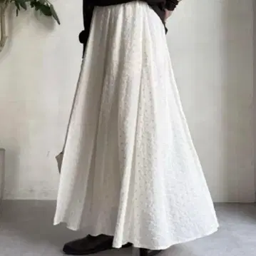 DouDou 플레어 스커트 새상품 화이트 스커트 도트풍 자수 화이트