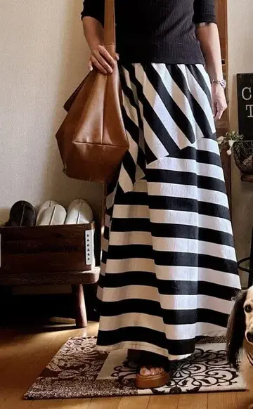 안티카 antiqua 보더 롱 플레어 스커트 보더 패턴 스커트