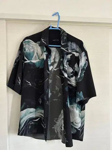 LAD 플라워 무늬 반팔 셔츠