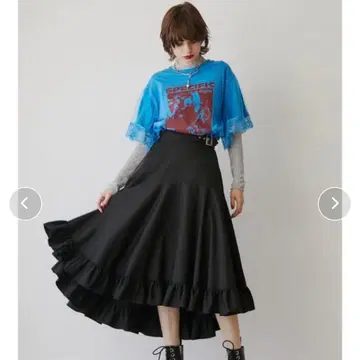 주에티 프릴 밑단 블랙 롱 플레어 스커트