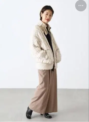 Lily Brown 케이블 니트 자켓