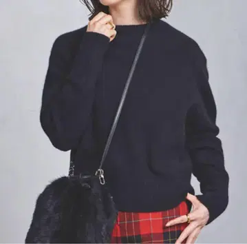 UNITED ARROWS UWSC 폭스 크루넥 니트 블랙