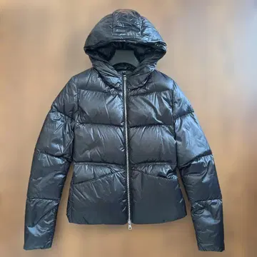 후드 부착 블랙 다운 자켓