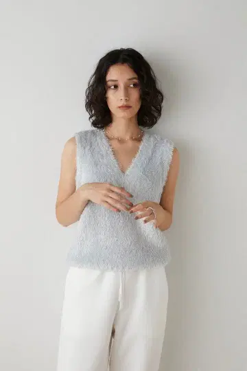 [ 미사용 새상품 ] ELLIE 라메 니트 베스트 실버