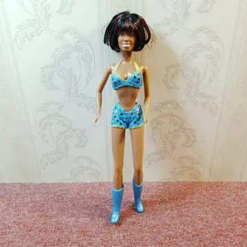 디스티니 차일드, 켈리 롤랜드 인형