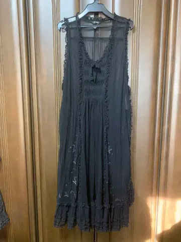 PINK HOUSE/은방울꽃 자수의 도트 튤 타브리에