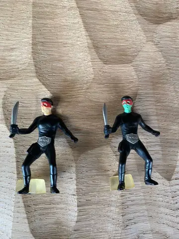 쇼커 미니 피규어 2체 세트