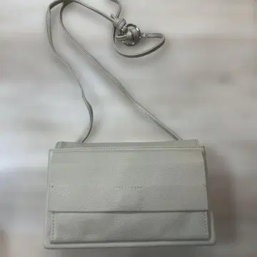 미사용 ear 가죽 플랩 숄더백 12,800엔 구매