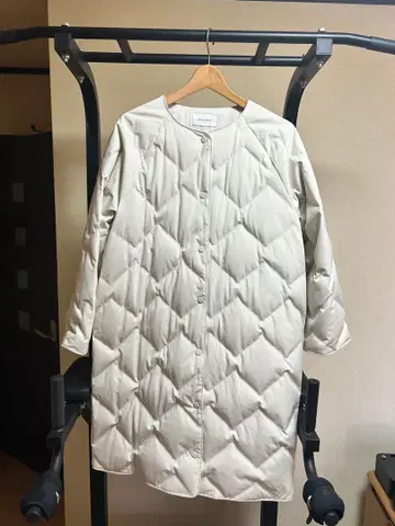 DONA MARIE 베이지 퀼팅 다운 코트