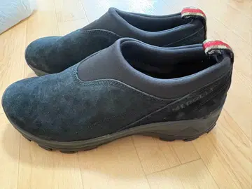 MERRELL 블랙 스웨이드 슬립온