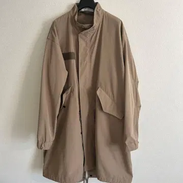 베이지 모즈 코트 후드 부착